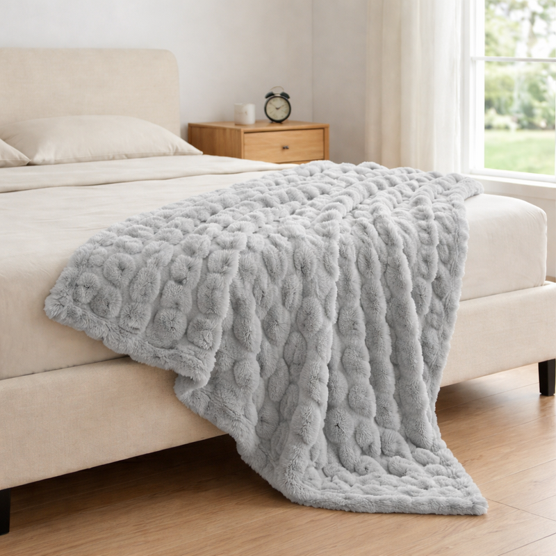 Couverture fausse fourrure gris – plusieurs tailles disponibles — Vue 3